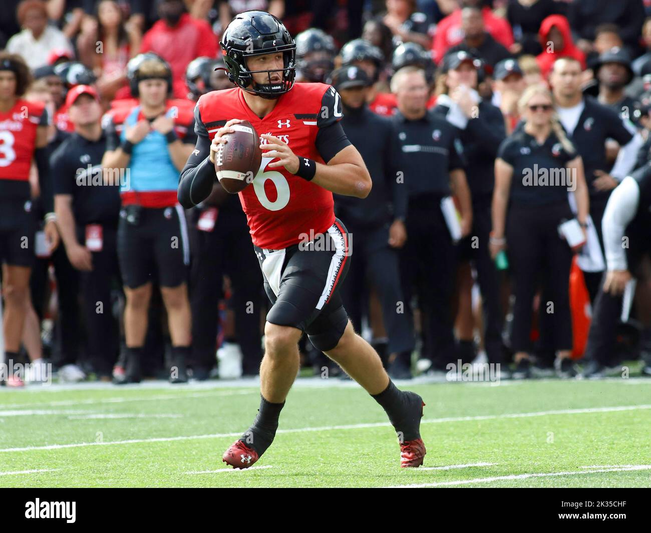 September 24, 2022 Cincinnati Bearcats QB Ben Bryant throws during an
