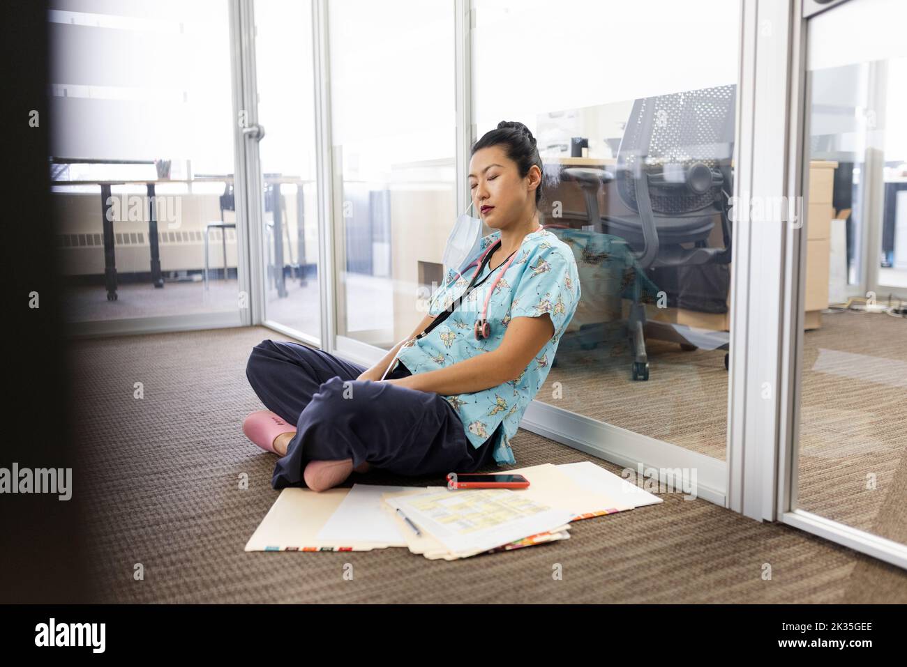 Full ppe nurse hi-res stock photography and images - Alamy