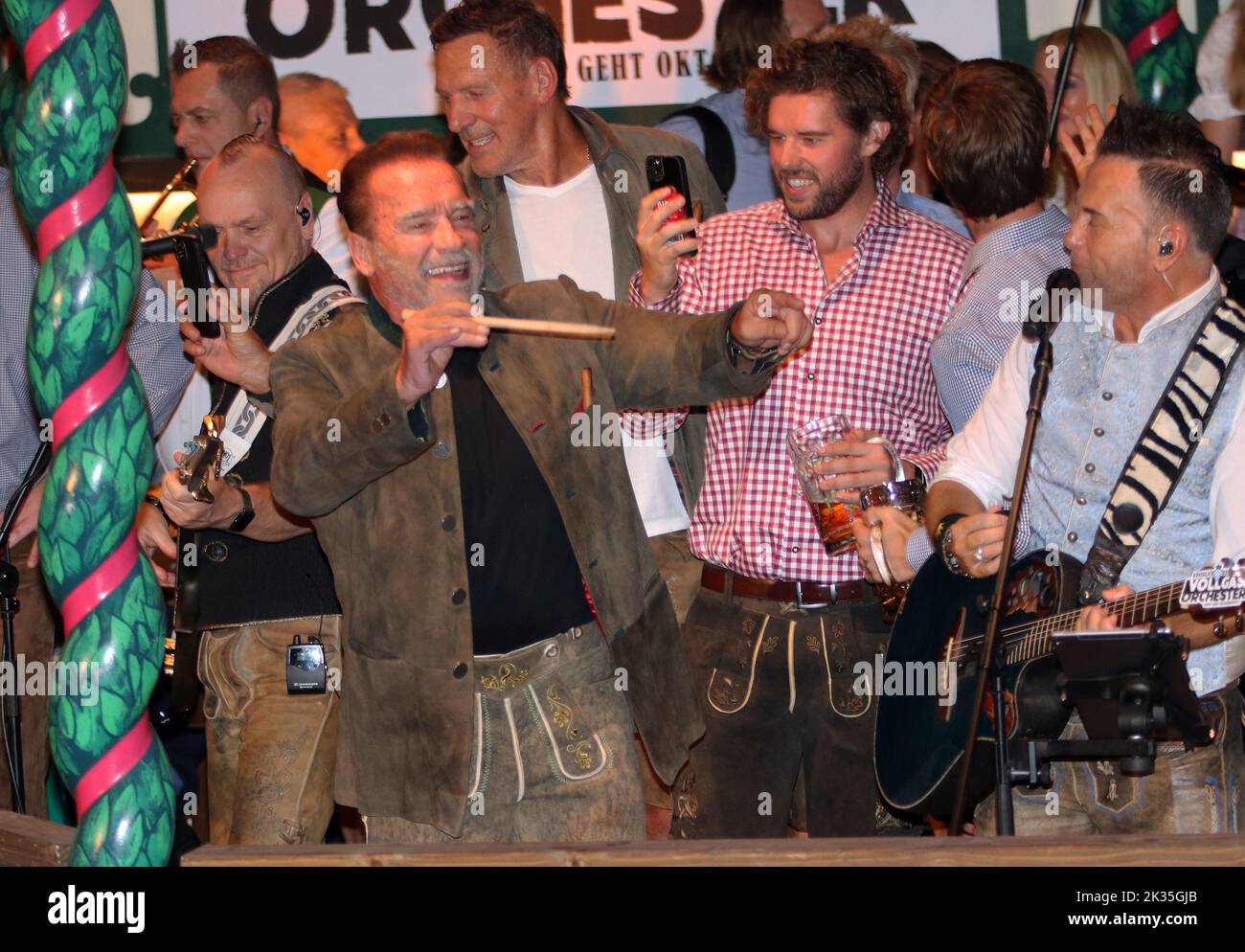 MUNICH, Germany. , . Arnold SCHWARZENEGGER, former Governer of California and actor came from Los Angeles to direct the Oktoberfestband in the Marstall Beerhall, this in company with his 2 sons Christopher Schwarzenegger, Patrick Schwarzenegger and partner Heather Milligan, Credit: SPP Sport Press Photo. /Alamy Live News Stock Photo