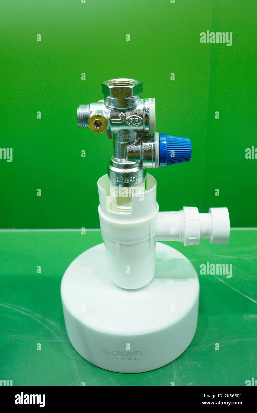 Boiler pressure relief valve hires stock photography and images Alamy