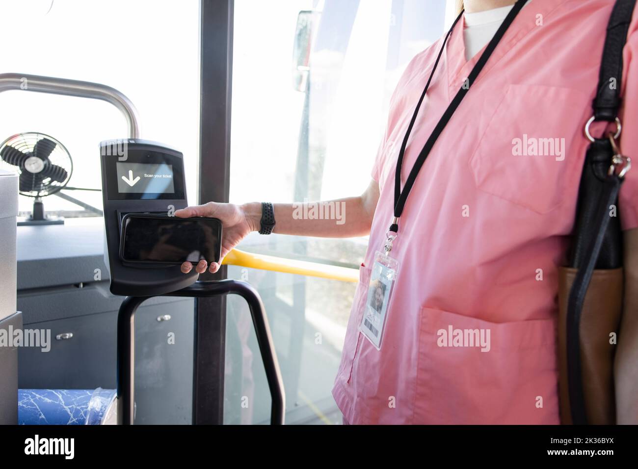 Passenger bus scanning card hires stock photography and images Alamy