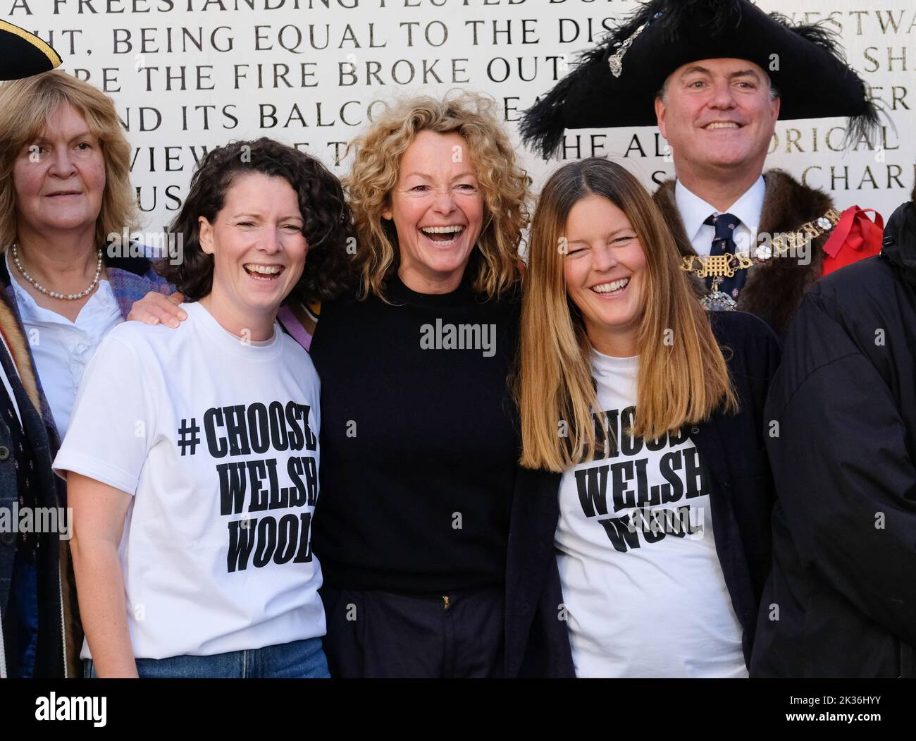 London Bridge, London, UK. 25th Sept 2022. The annual London Sheep Drive across London Bridge by The Worshipful Company of Woolmen. Kate Humble [Centre] and the Lord Mayor of London Vincent Keaveny [Right].   Credit: Matthew Chattle/Alamy Live News Stock Photo