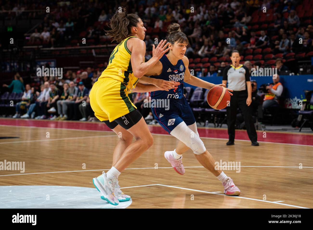 Sydney, Australia. 25th Sep, 2022. Tina Krajisnik (33 Serbia) drives to the basket defended by Marianna Tolo (14 Australia) during the FIBA Womens World Cup 2022 game between Australia and Serbia at the Sydney Superdome in Sydney, Australia. (Foto: Noe Llamas/Sports Press Photo/C - ONE HOUR DEADLINE - ONLY ACTIVATE FTP IF IMAGES LESS THAN ONE HOUR OLD - Alamy) Credit: SPP Sport Press Photo. /Alamy Live News Stock Photo