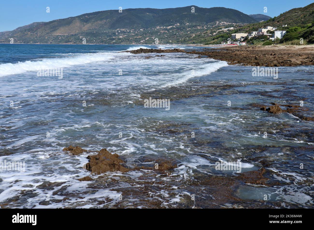 Palinuro - Panorama della scogliera dal pontile del Molo dei Francesi Stock Photo