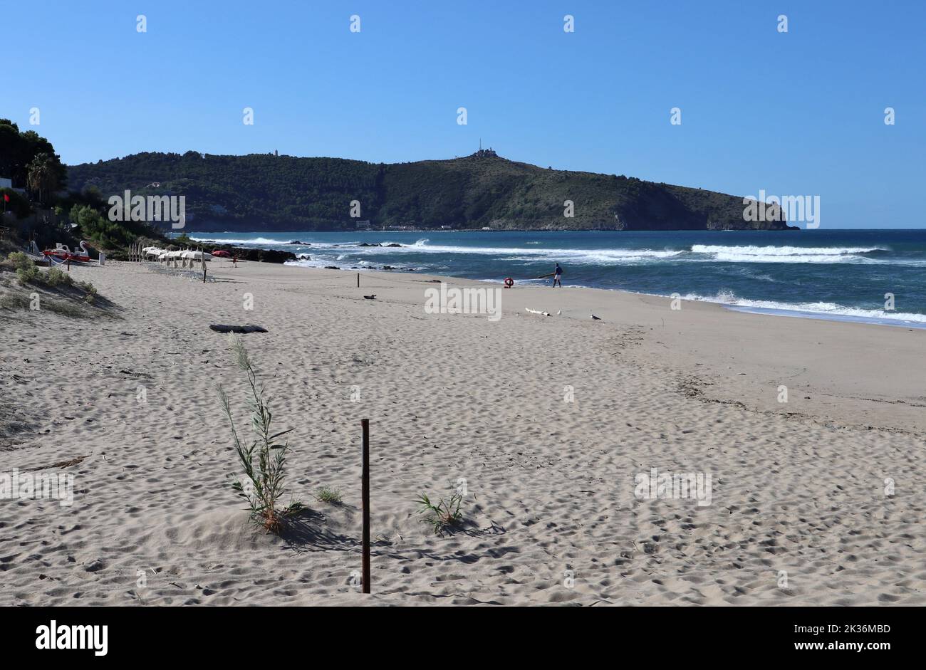 Palinuro - Promontorio di Capo Palinuro dalla spiaggia del Sunset Beach Club Stock Photo