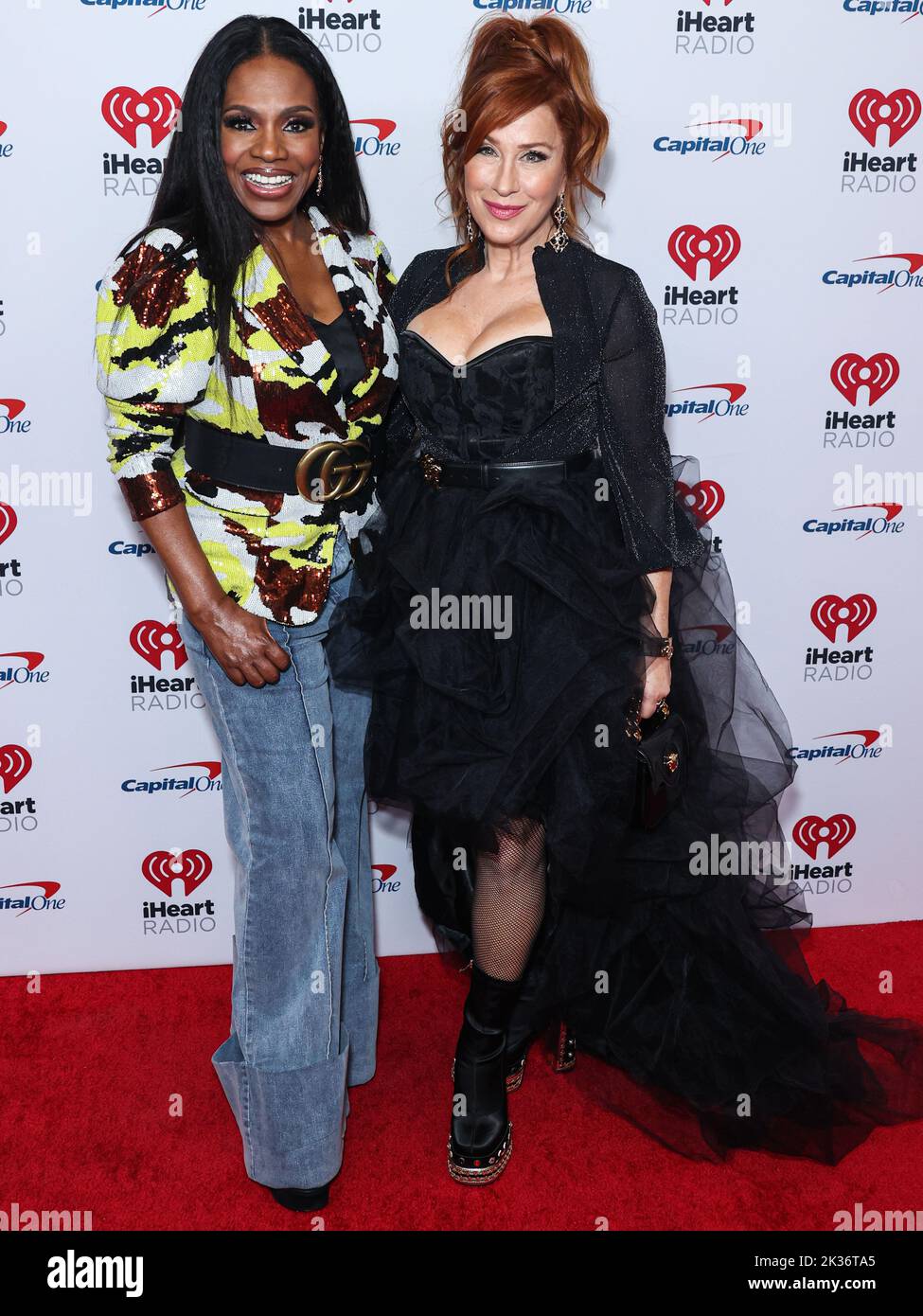LAS VEGAS, NEVADA, USA - SEPTEMBER 24: Sheryl Lee Ralph and Lisa Ann Walter pose in the press room at the 2022 iHeartRadio Music Festival - Night 2 held at the T-Mobile Arena on September 24, 2022 in Las Vegas, Nevada, United States. (Photo by Xavier Collin/Image Press Agency) Stock Photo