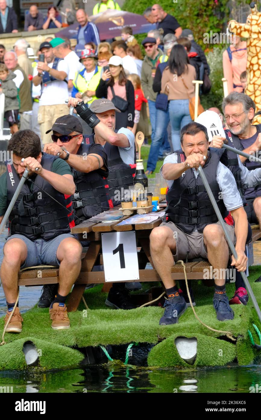 Stroud, UK. 25th Sep, 2022. Sunny day wilt a light breeze is ideal weather for the return of the Stroud Raft Race. Returning after the pandemic the Raft Race pits local teams against each other on the section of the canal in this small Cotswold town. Credit: JMF News/Alamy Live News Stock Photo