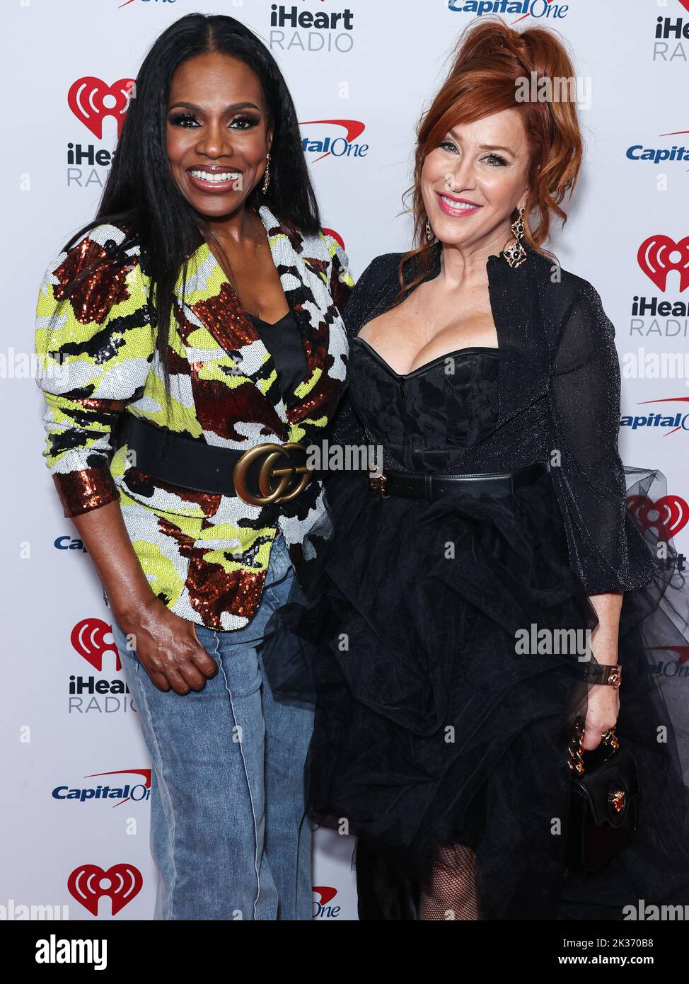 Las Vegas, United States. 24th Sep, 2022. LAS VEGAS, NEVADA, USA - SEPTEMBER 24: Sheryl Lee Ralph and Lisa Ann Walter pose in the press room at the 2022 iHeartRadio Music Festival - Night 2 held at the T-Mobile Arena on September 24, 2022 in Las Vegas, Nevada, United States. (Photo by Xavier Collin/Image Press Agency) Credit: Image Press Agency/Alamy Live News Stock Photo