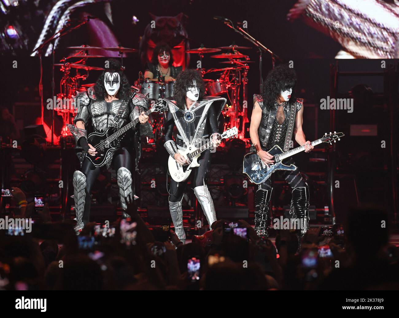 West Palm Beach, FL, USA. 21st Sep, 2022. KISS performs during the 'End of the Road World Tour' at The iTHINK Financial Amphitheatre on September 21, 2022 in West Palm Beach Florida. Credit: Mpi04/Media Punch/Alamy Live News Stock Photo