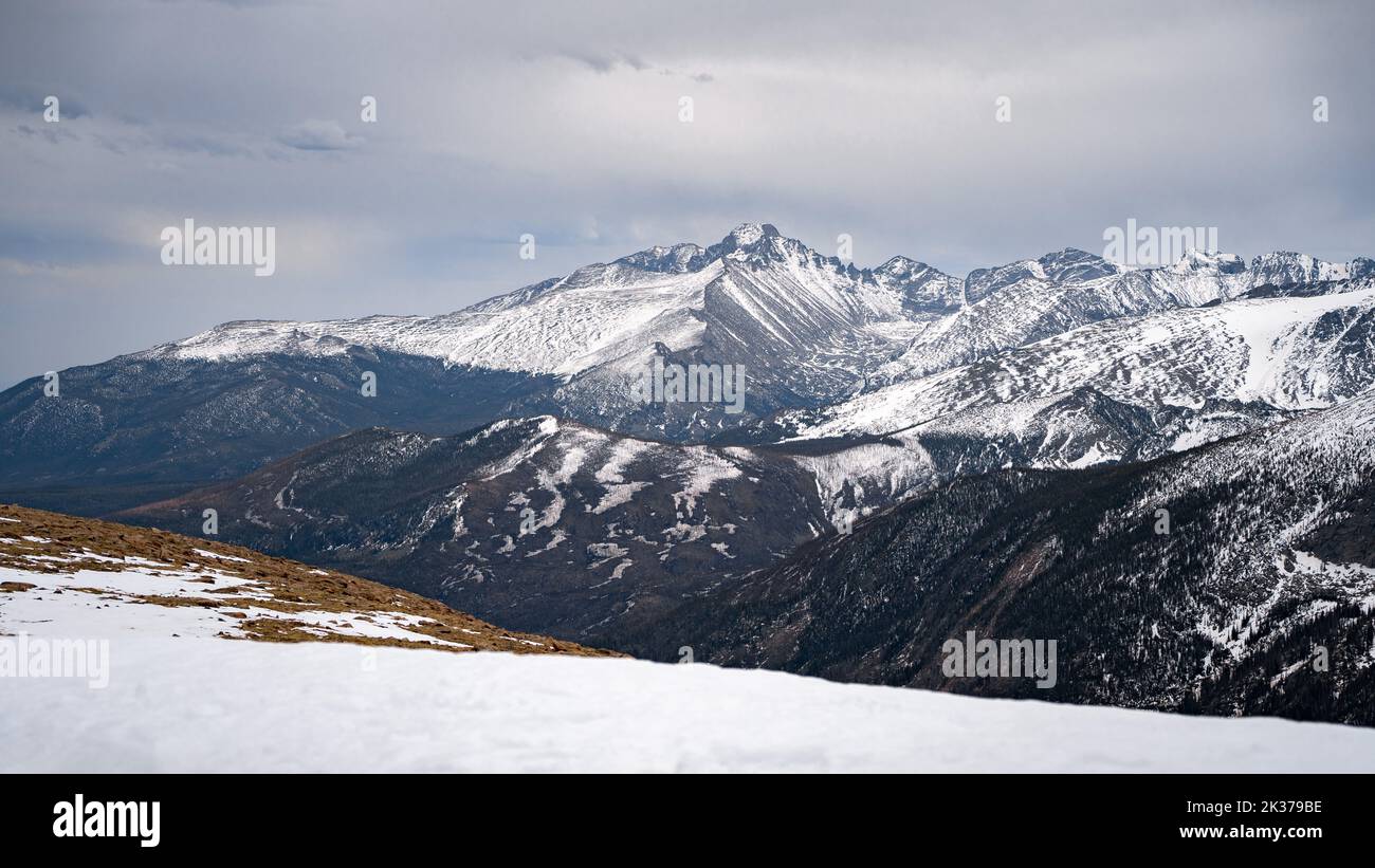 Breathtaking view snow peaked hi-res stock photography and images - Alamy