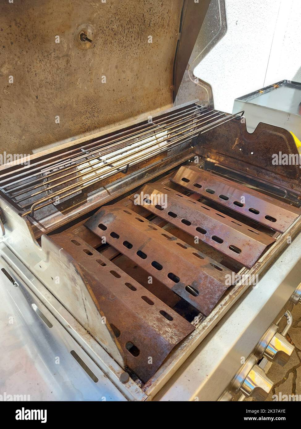 Dirty rusted barbecue grill hires stock photography and images Alamy