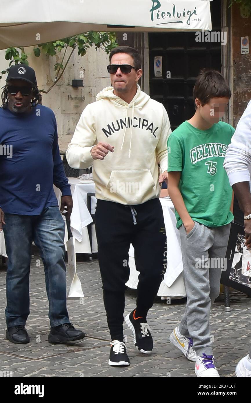 Mark Wahlberg , Brendan Joseph Wahlberg Sighting Mark Wahlberg and son