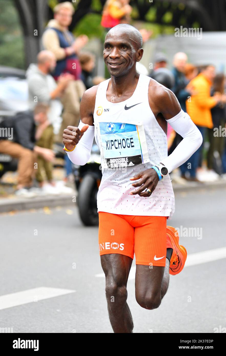 Berlin, Germany. 25th Sep, 2022. Gold medalist of the men's race, Eliud Kipchoge of Kenya, competes during the Berlin Marathon 2022 in Berlin, capital of Germany, Sept. 25, 2022. Credit: Ren Pengfei/Xinhua/Alamy Live News Stock Photo