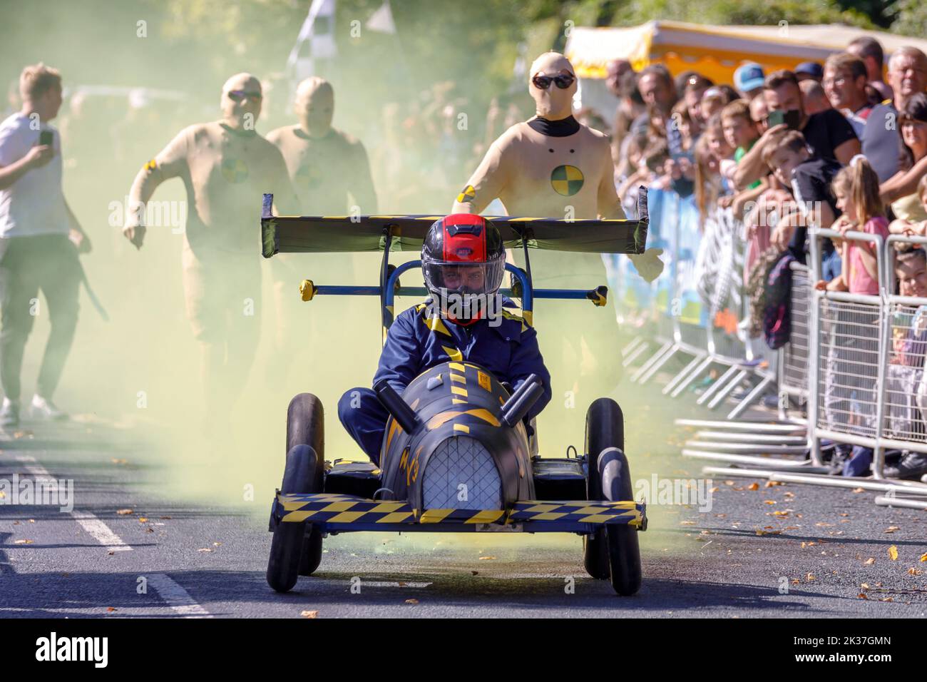Eastbourne, UK. 25th Sep 2022. Participants enjoy a sunny day in Eastbourne as they take part in the annual soapbox race. Eastbourne, East Sussex,UK. Credit: Ed Brown/Alamy Live News Stock Photo