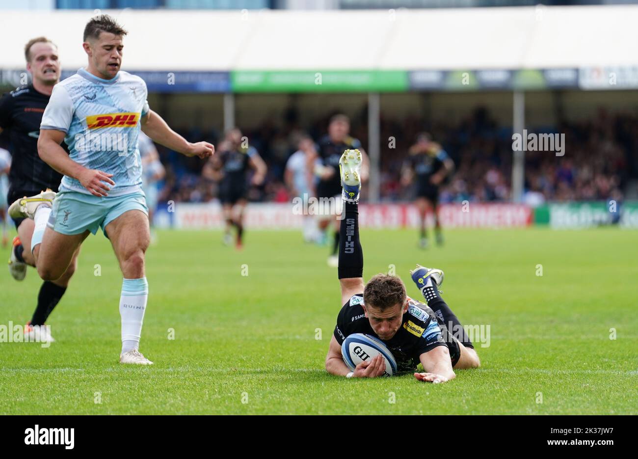 Exeter Chiefs' Harvey Skinner score their side's fourth try during the Gallagher Premiership match at Sandy Park, Exeter. Picture date: Sunday September 25, 2022. Stock Photo