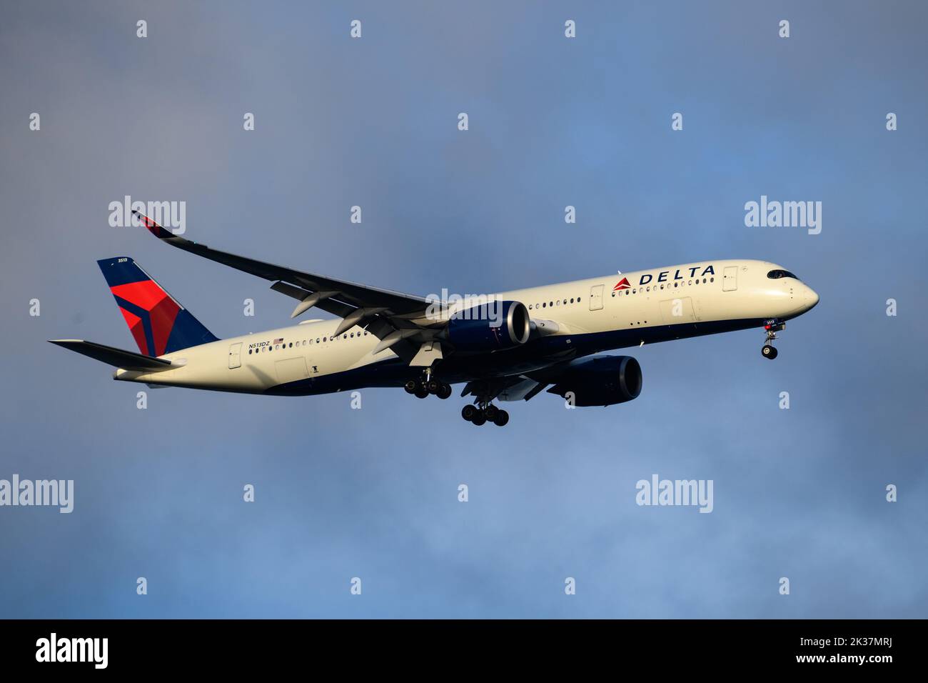 Delta Airlines Airbus A350 Arriving at Sydney Airport Stock Photo Alamy