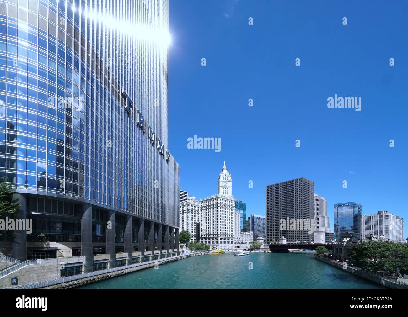 View along Chicago River from beside Trump Tower Stock Photo
