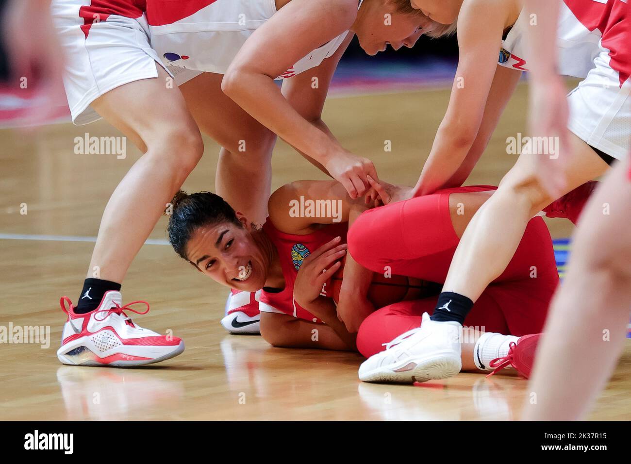 Sydney, Australia, 25 September, 2022. Kia Nurse of Canada grabs the ball during the FIBA Women's Basketball World Cup match between Japan and Canada at Sydney Super Dome on September 25, 2022 in Sydney, Australia. Credit: Pete Dovgan/Speed Media/Alamy Live News Stock Photo