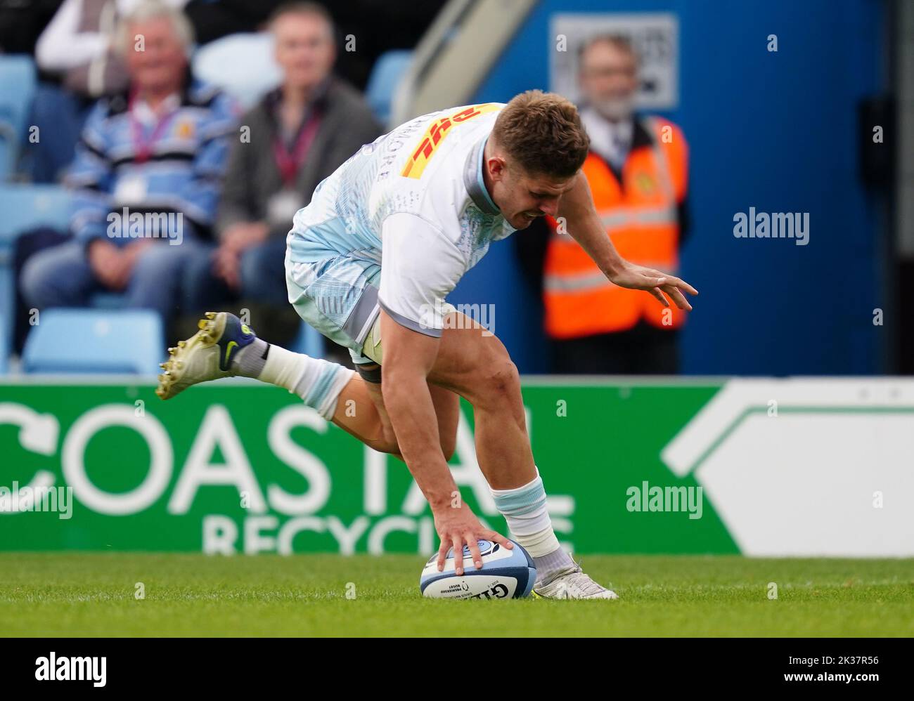 Harlequins' Luke Northmore scores their side's fourth try during the Gallagher Premiership match at Sandy Park, Exeter. Picture date: Sunday September 25, 2022. Stock Photo