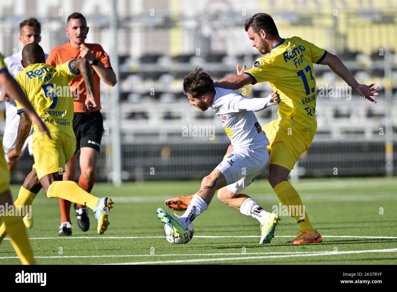 RSCA Futures' Simion Michez and Deinze's Dylan De Belder fight for the ball  during a soccer match between RSC Anderlecht Futures and KMSK Deinze,  Sunday 14 August 2022 in Anderlecht, on day