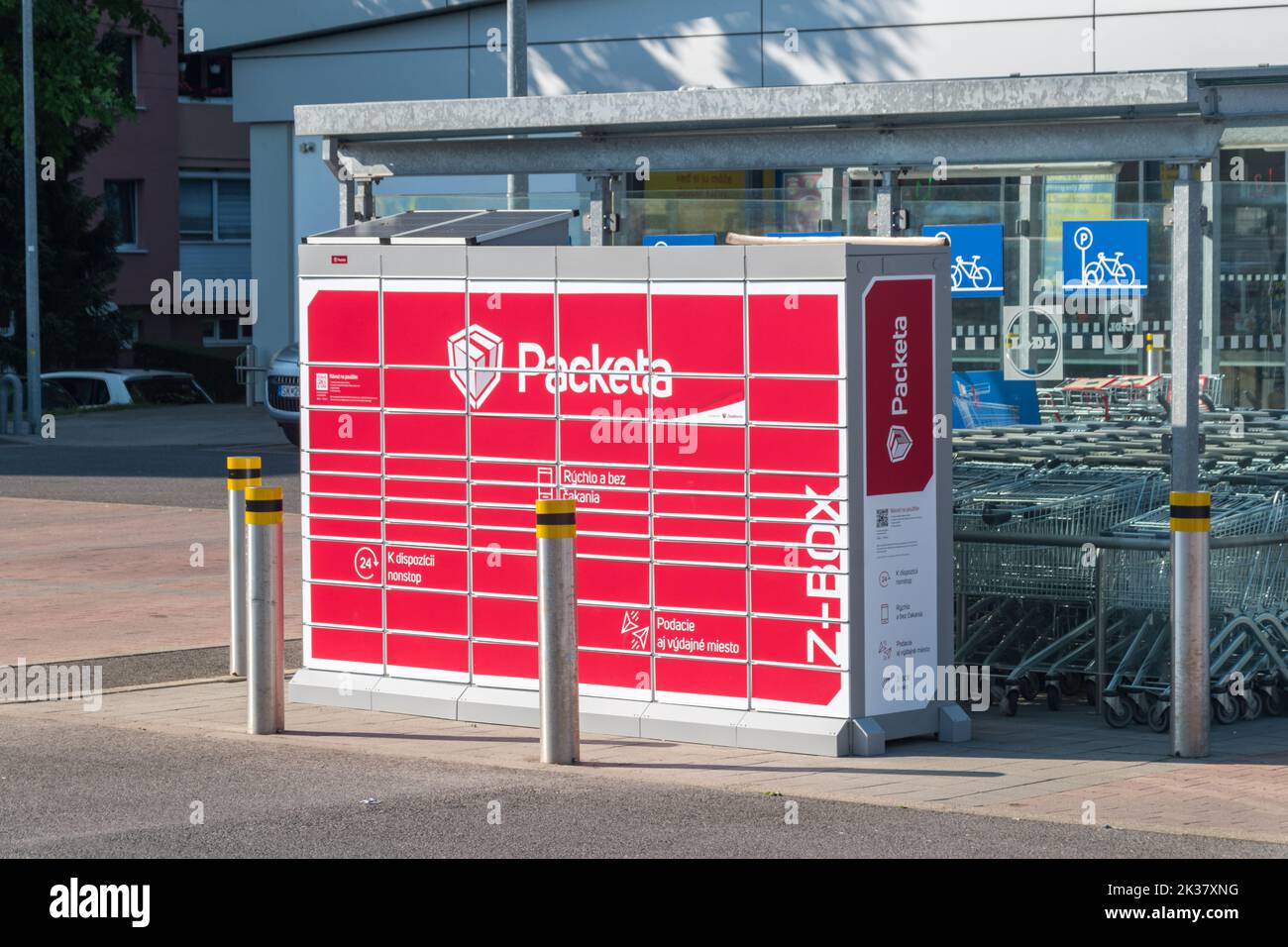Outdoor parcel locker hires stock photography and images Alamy
