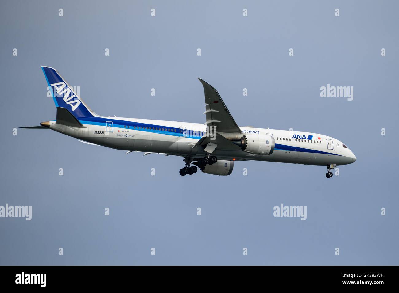 Air Nippon Airlines Boeing B787 Dreamliner Arriving at Sydney Airport
