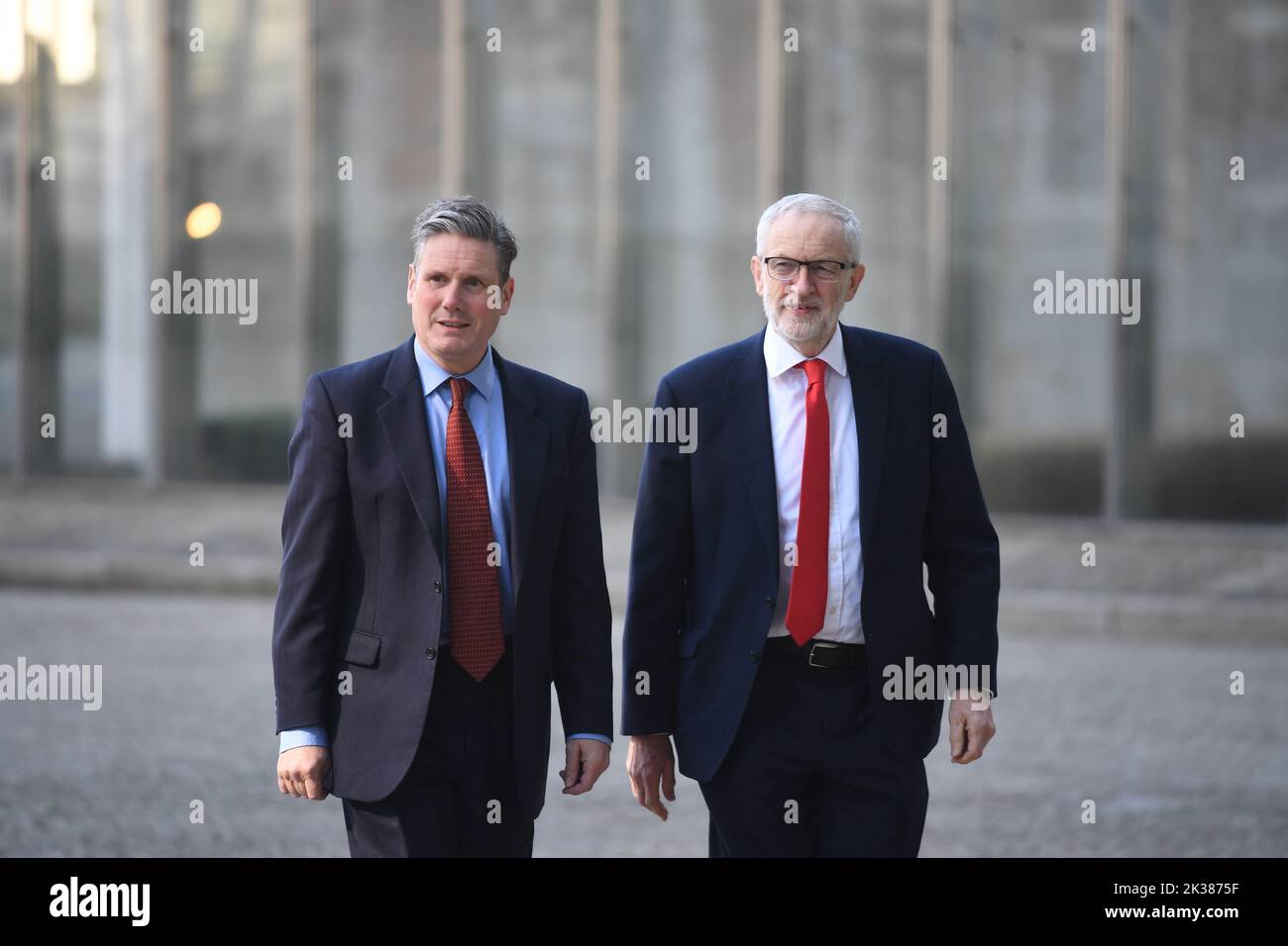File photo dated 21/03/19 of Keir Starmer (left) and the then Labour Party leader Jeremy Corbyn arriving in Brussels ahead of a meeting with Michel Barnier. The current Labour Party leader, Sir Keir Starmer has faced fresh demands to pave the way for Jeremy Corbyn to stand as a Labour candidate at the next general election. Issue date: Sunday September 25, 2022. Stock Photo