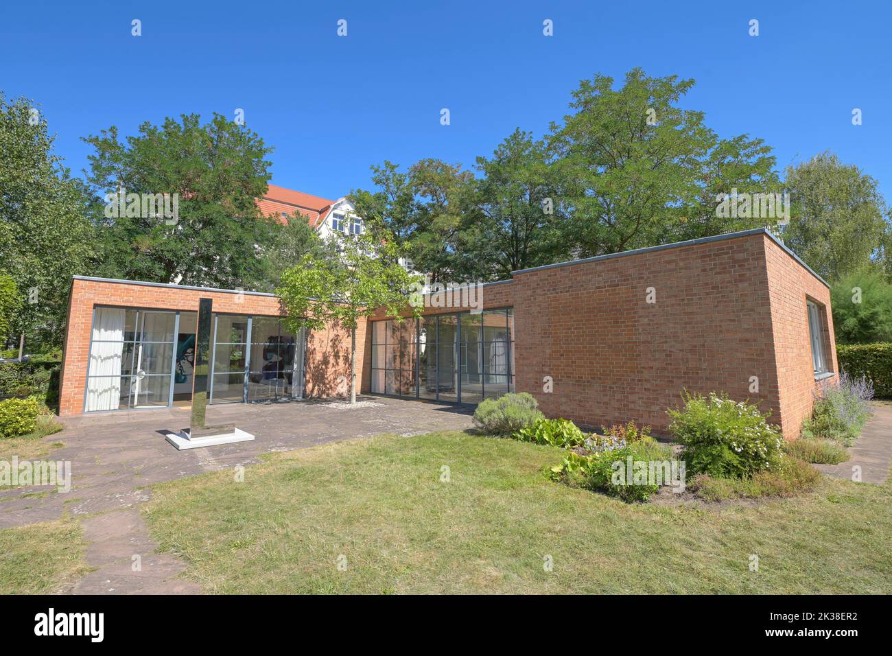 Mies van der Rohe Haus, Haus Lemke, Oberseestraße, AltHohenschönhausen, Lichtenberg, Berlin Mies van der Rohe Haus, Haus Lemke, Oberseestraße, AltHohenschönhausen, Lichtenberg, Berlin