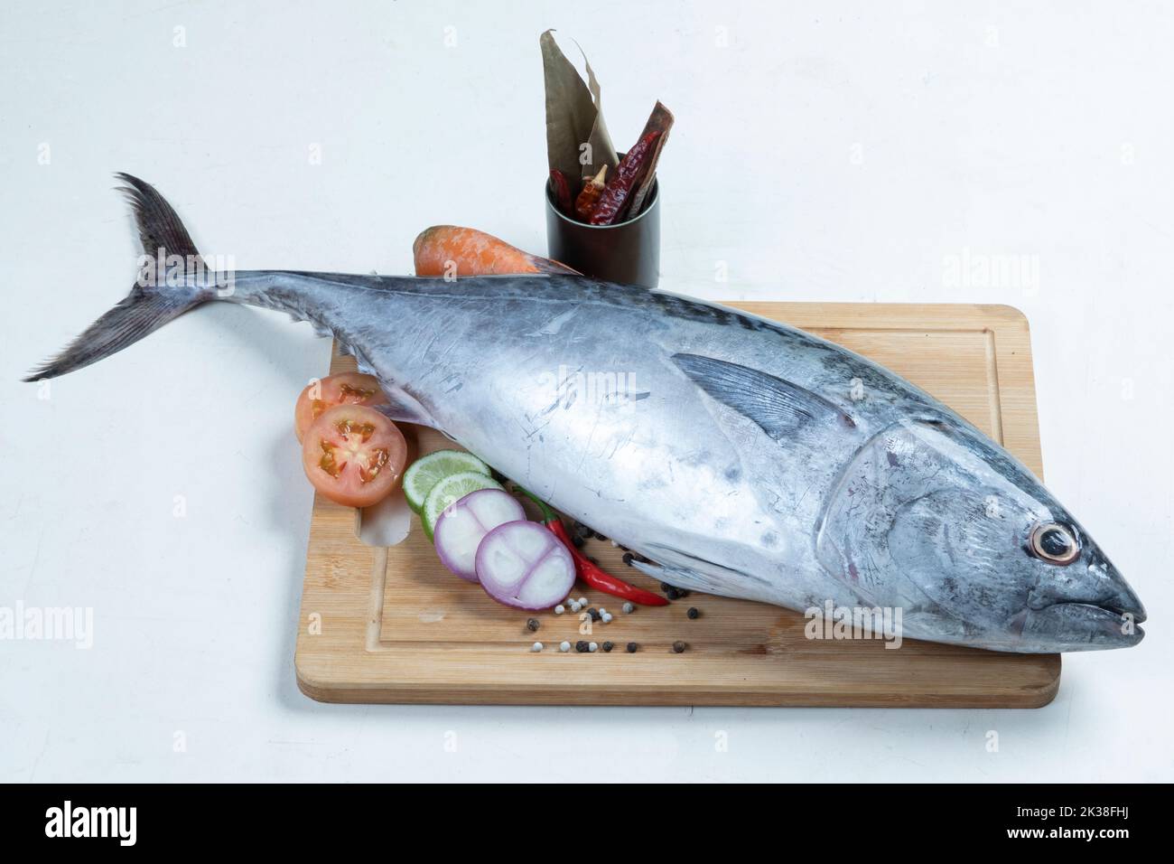 Yokowa (young Pacific bluefin tuna), Japanese Katsuo fish (bonito, skipjack tuna) Stock Photo