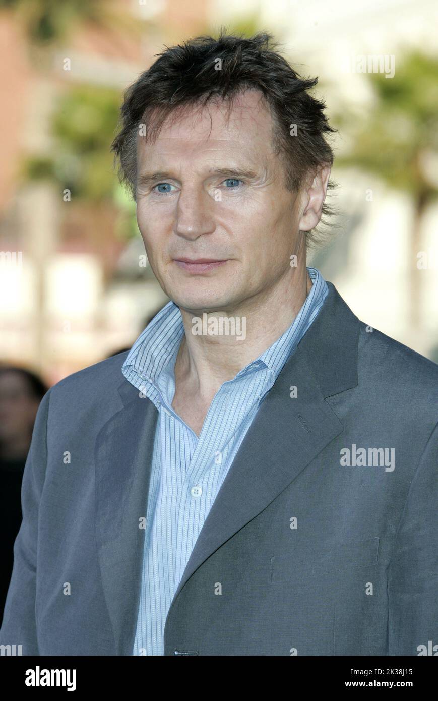 LIAM NEESON ACTOR BATMAN BEGINS CHINESE THEATRE, HOLLYWOOD LOS ANGELES, USA 06/06/2005 LAM51566 Stock Photo