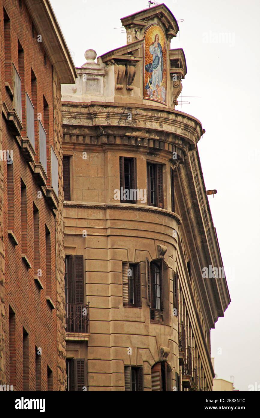 Traditional outdoor windows hi-res stock photography and images - Alamy
