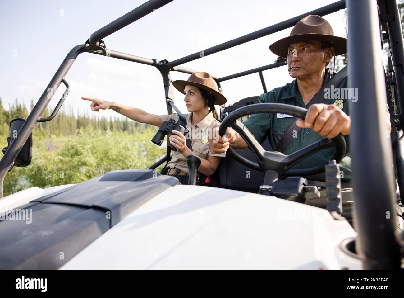 Vehicle driving countryside hi-res stock photography and images - Alamy