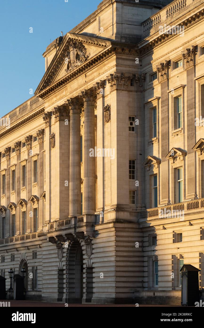 Buckingham Palace is a London royal residence and the administrative headquarters of the monarch of the UK in the City of Westminster Stock Photo
