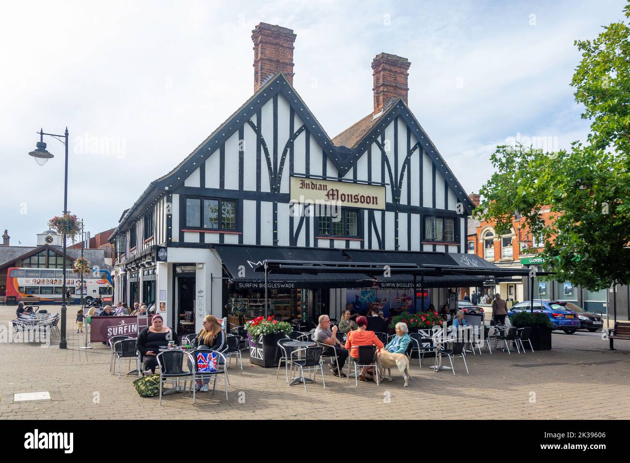 Cafe house visit hi-res stock photography and images - Alamy