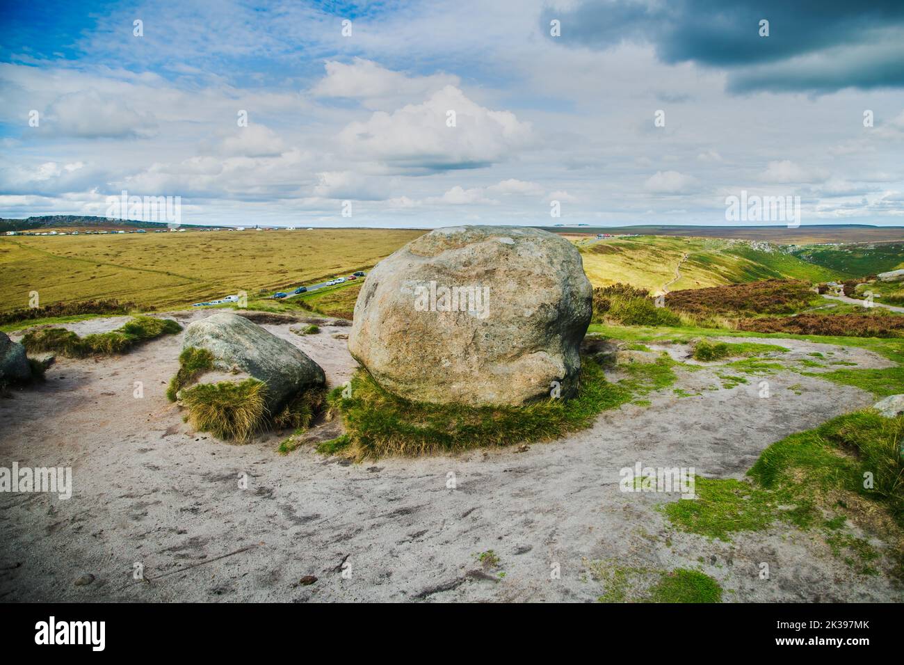Higger Tor is a dominant landmark of the Dark Peak, in the north of the Peak District. It is a gritstone tor overlooking the Burbage Valley . Stock Photo