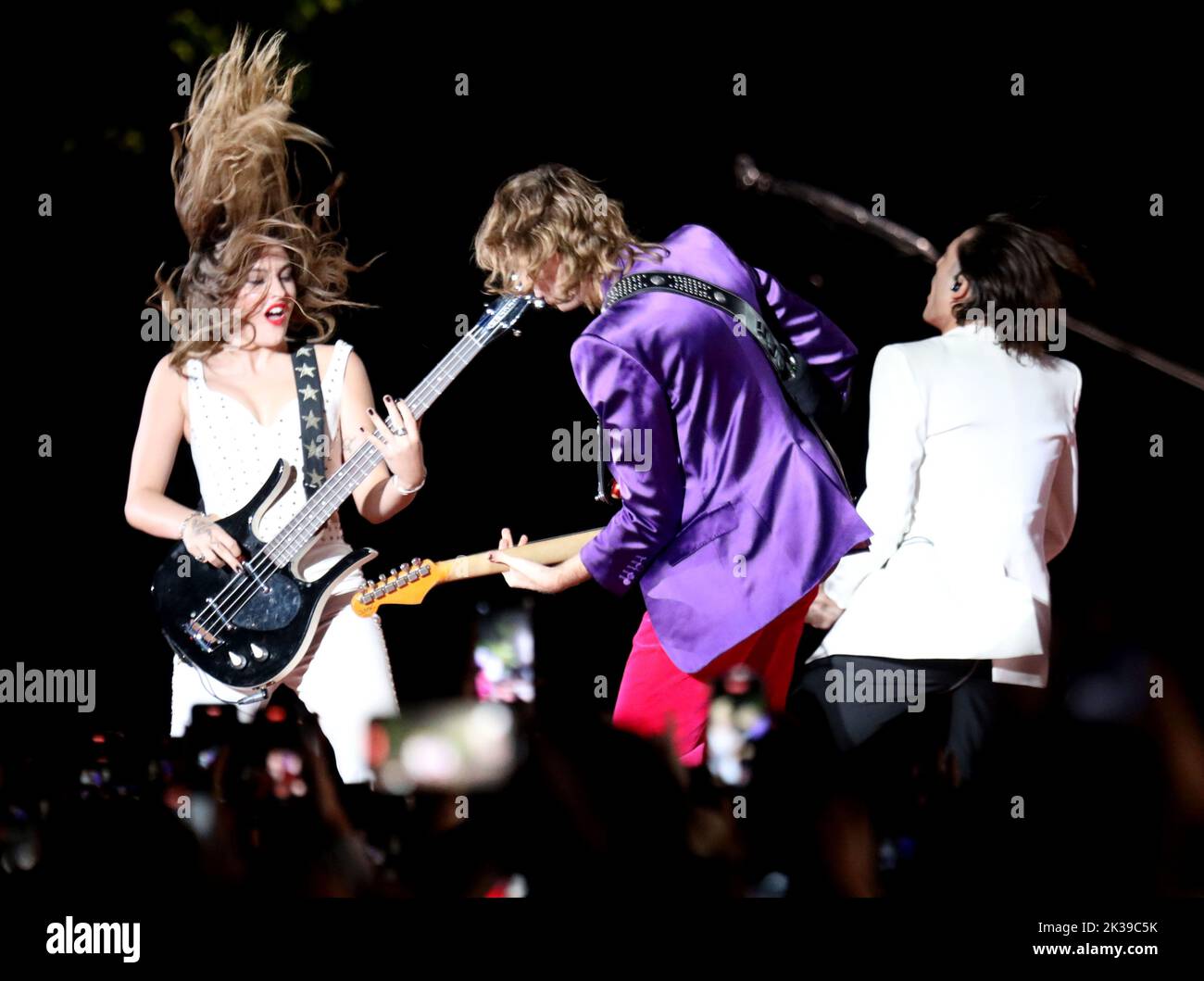 September 24, 2022, New York City, New York, USA: Bassist VICTORIA DE ANGELIS ,THOMAS RAGGI and singer DAMIANO DAVID of MANESKIN perform during the 2022 Global Citizen Festival held on the Great Lawn in Central Park. (Credit Image: © Nancy Kaszerman/ZUMA Press Wire) Stock Photo