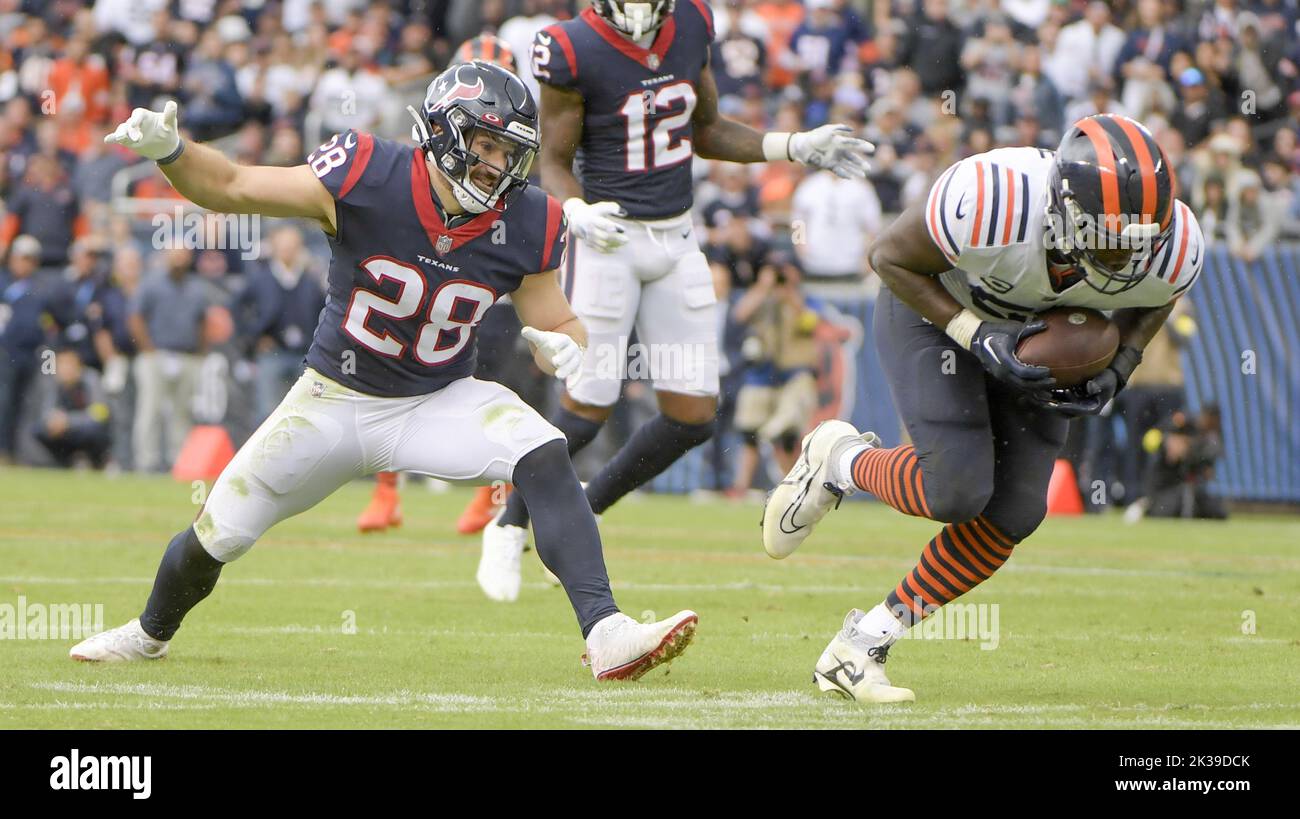 Chicago, United States. 25th Sep, 2022. Chicago Bears Roquan Smith (58) intercepts the ball intended for Houston Texans back Rex Burkhead (28) to put the Bears in field goal range for the 23-20 win over the Houston Texans at Soldier Field in Chicago on Sunday, September 25, 2022. Photo by Mark Black/UPI Credit: UPI/Alamy Live News Stock Photo