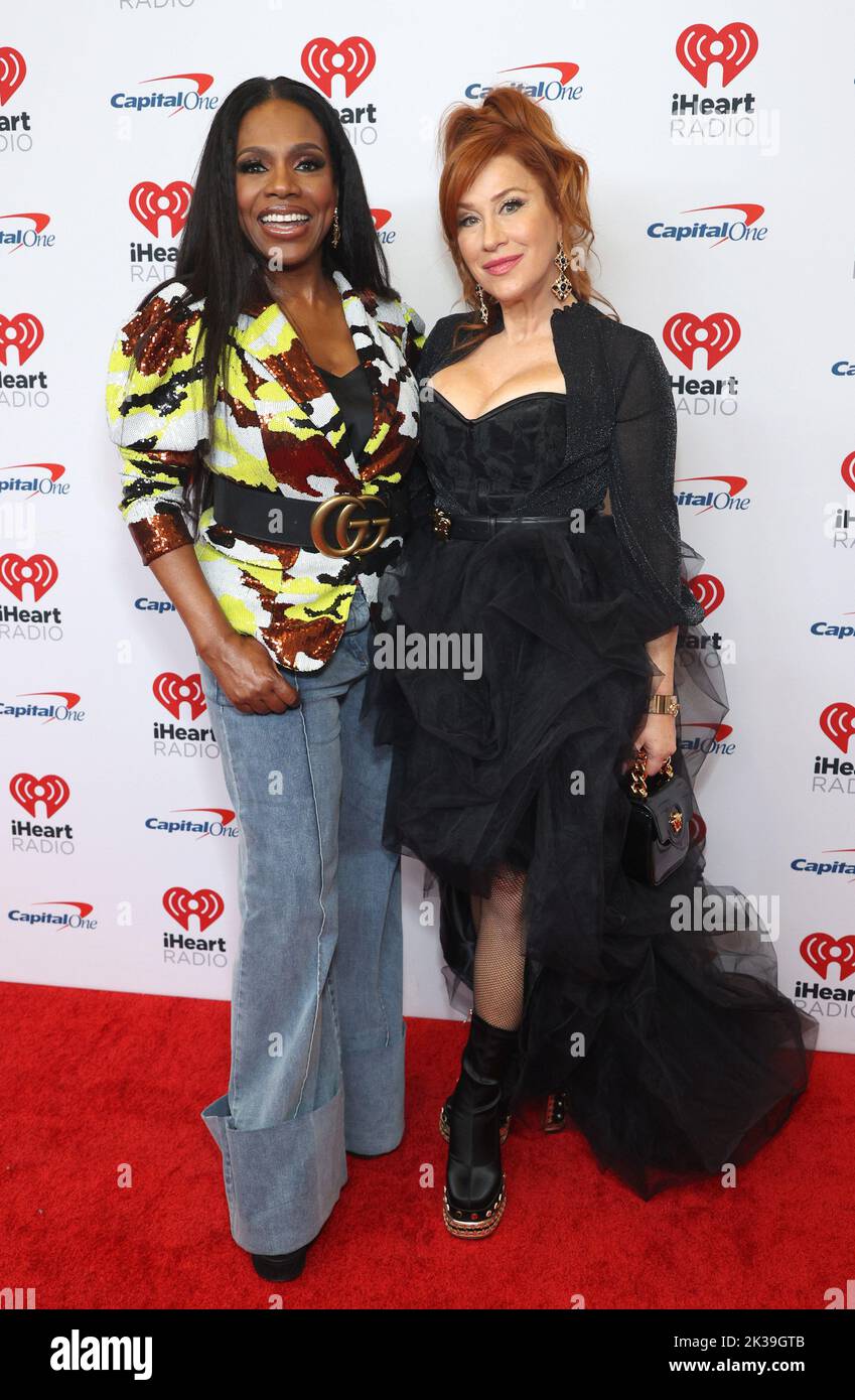 Lisa ann walter and sheryl lee ralph hi-res stock photography and ...