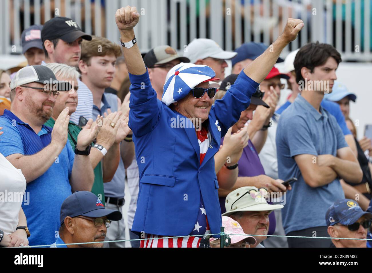 Charlotte, United States. 25th Sep, 2022. A fan cheers for the United States in the President's Cup golf championship in Charlotte, North Carolina on Sunday, September 25, 2022. Photo by Nell Redmond/UPI Credit: UPI/Alamy Live News Stock Photo