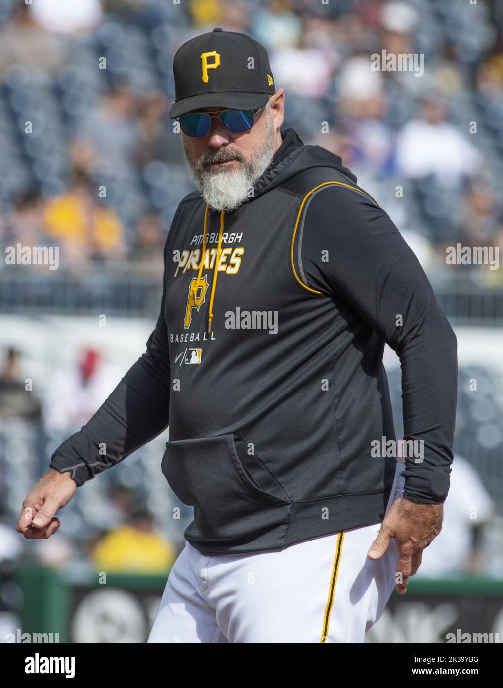 Pittsburgh, United States. 25th Sep, 2022. Pittsburgh Pirates manager Derek Shelton (17) returns to the dugout during the seventh inning of the 8-3 Cubs win against the Pittsburgh Pirates at PNC Park on Sunday September 25, 2022 in Pittsburgh. Photo by Archie Carpenter/UPI Credit: UPI/Alamy Live News Stock Photo