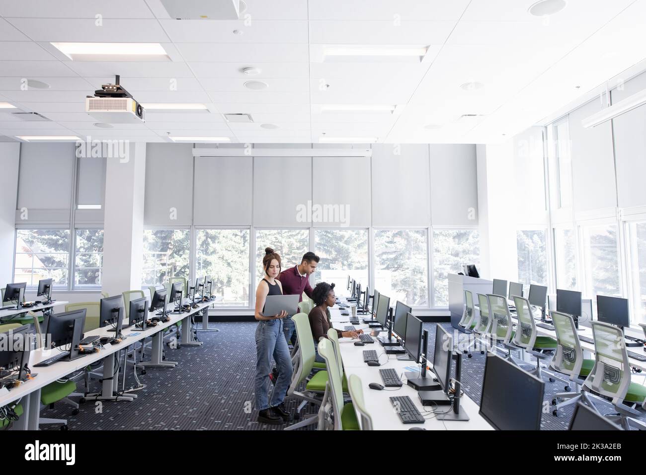 Computer to computer hi-res stock photography and images - Alamy