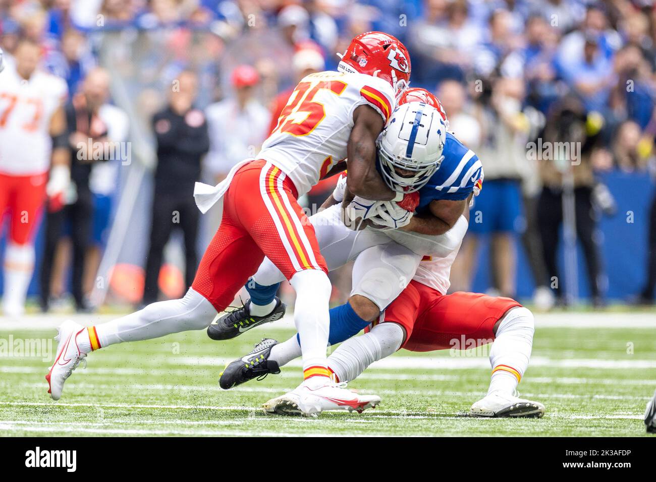 Indianapolis, Indiana, USA. 25th Sep, 2022. Kansas City Chiefs quarterback  Patrick Mahomes (15) passes the ball during NFL football game action  between the Kansas City Chiefs and the Indianapolis Colts at Lucas