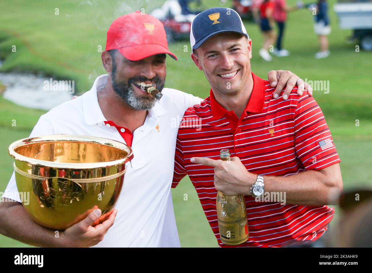 Charlotte, North Carolina, USA. 25th Sep, 2022. JORDAN SPIETH (R) and his caddie Michael Greller celebrate after defeating the International team at the 2022 Presidents Cup at Quail Hollow Club. (Credit Image: © Debby Wong/ZUMA Press Wire) Credit: ZUMA Press, Inc./Alamy Live News Stock Photo