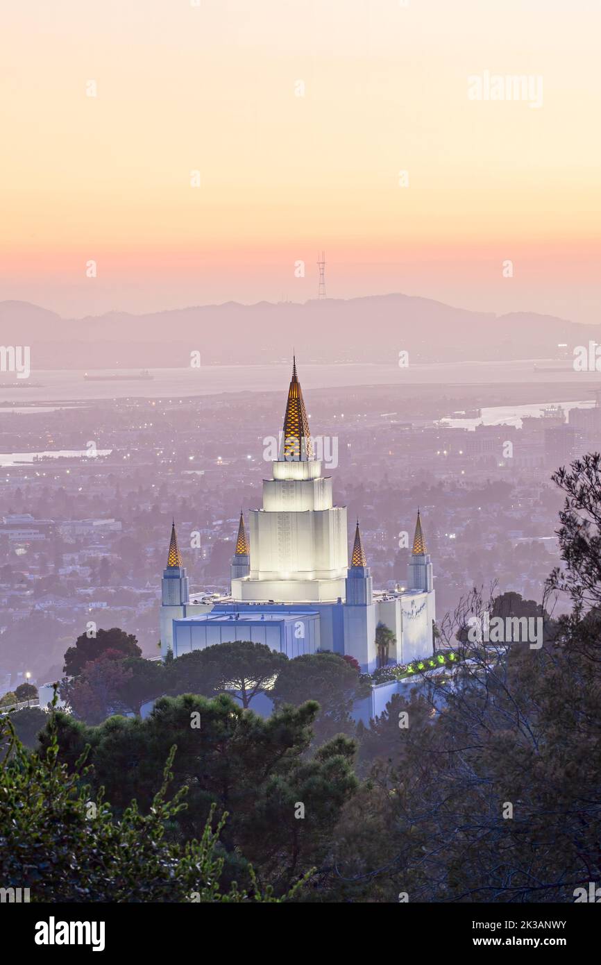 Oakland California Temple Stock Photo - Alamy