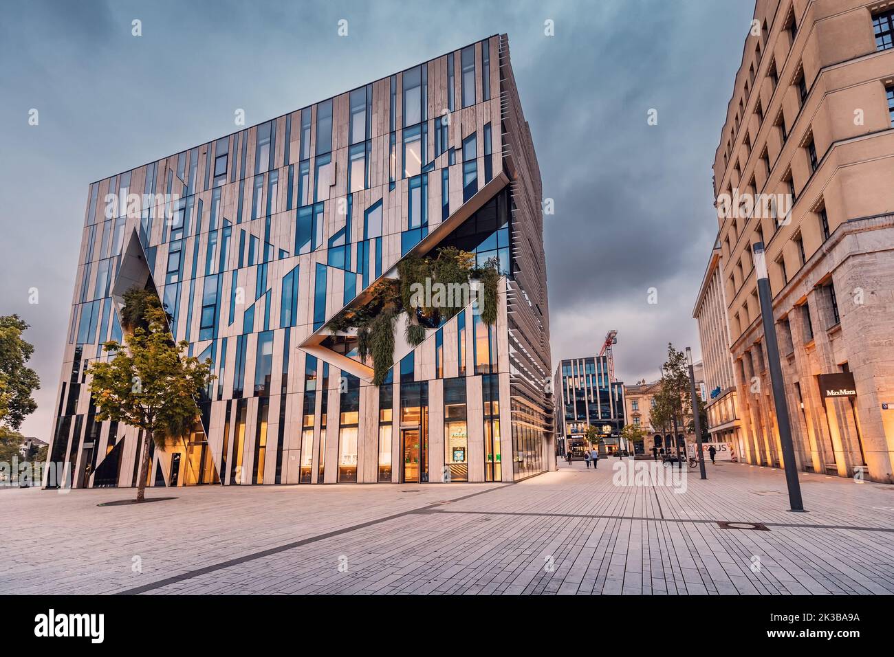 21 July 2022, Dusseldorf, Germany: Cityscape with Ko Bogen famous modern architecture building. It is popular sightseeing, business and shopping cente Stock Photo