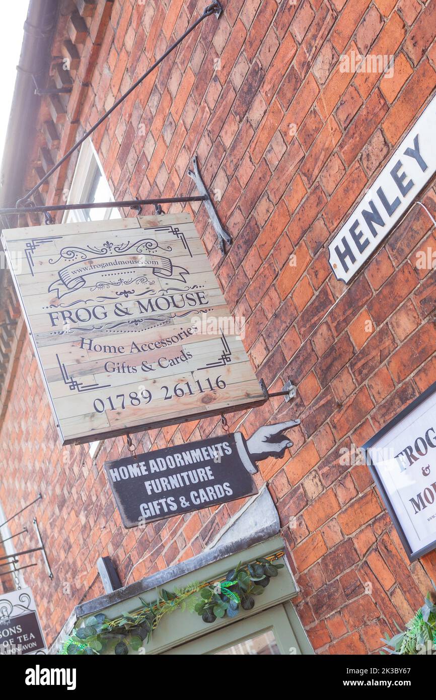 The Frog And Mouse Home Accessories shop on Henley Street at Stratford upon Avon Stock Photo