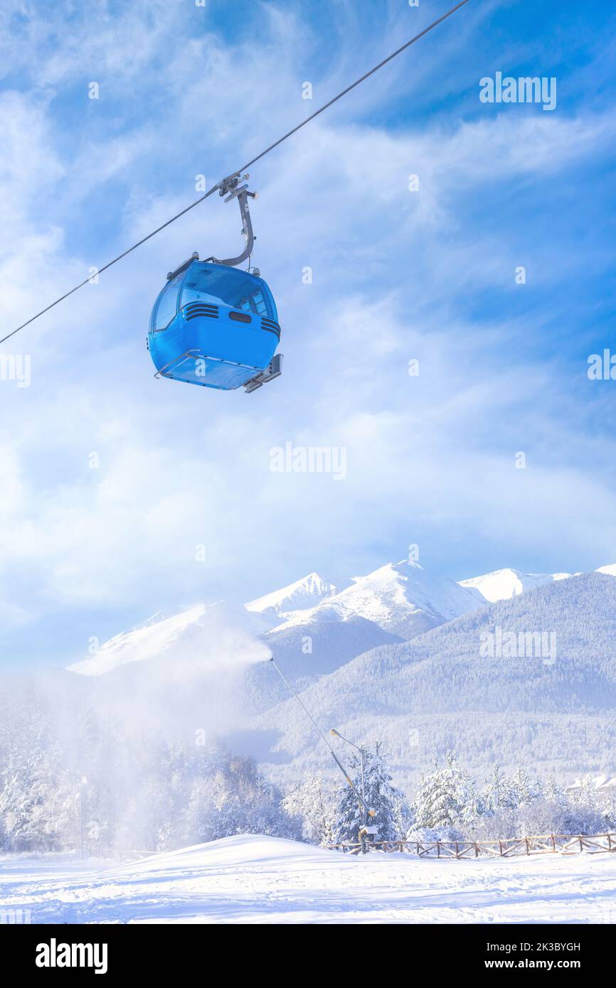 Gondola with cover hi-res stock photography and images - Alamy