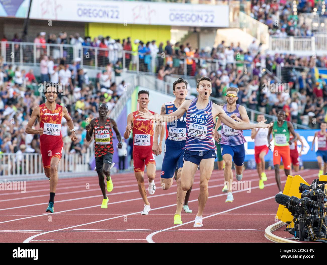 Jake Wightman of GB&NI crossing the finishing line to win in the men’s