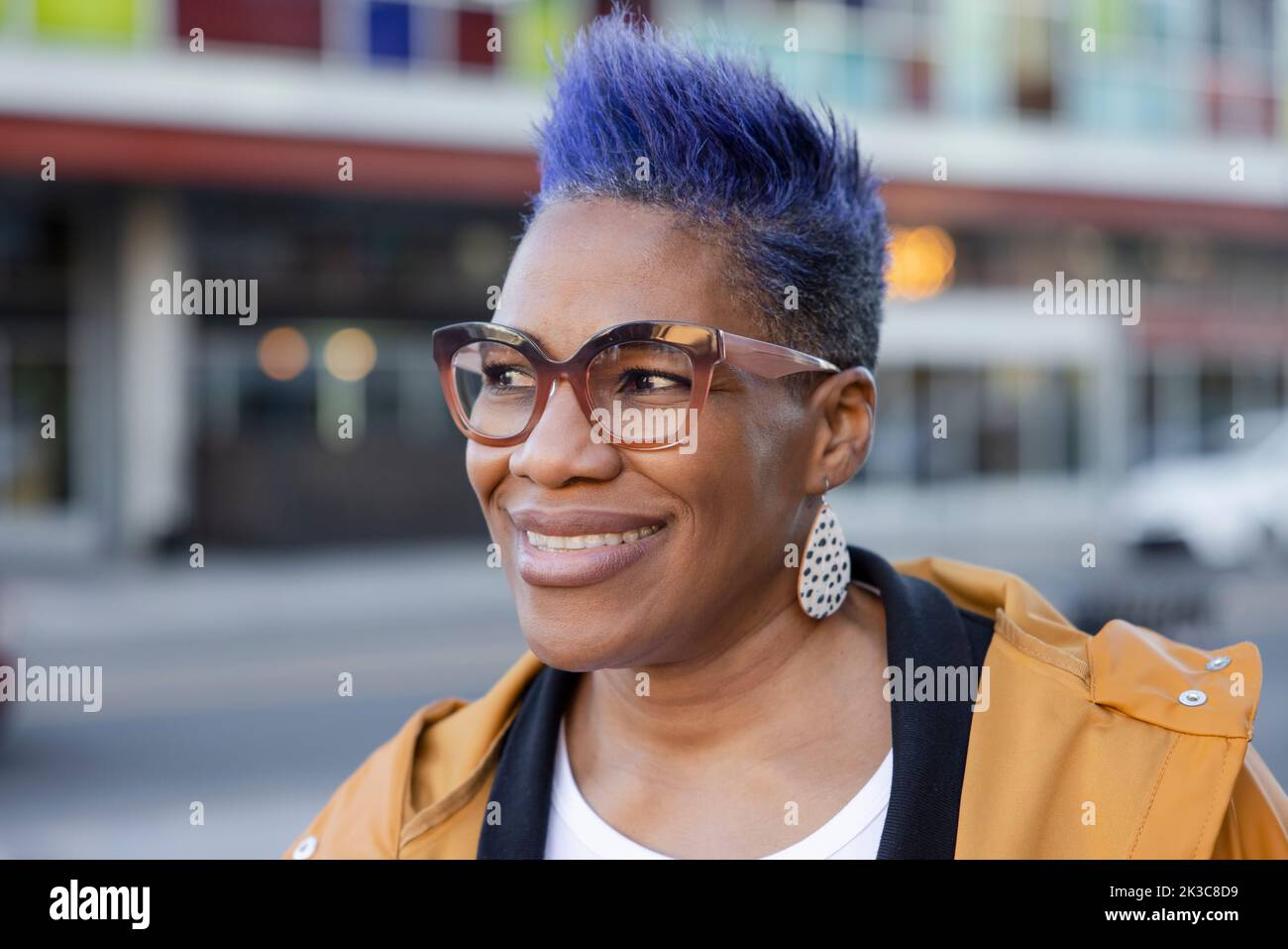 Purple hair hi-res stock photography and images - Alamy