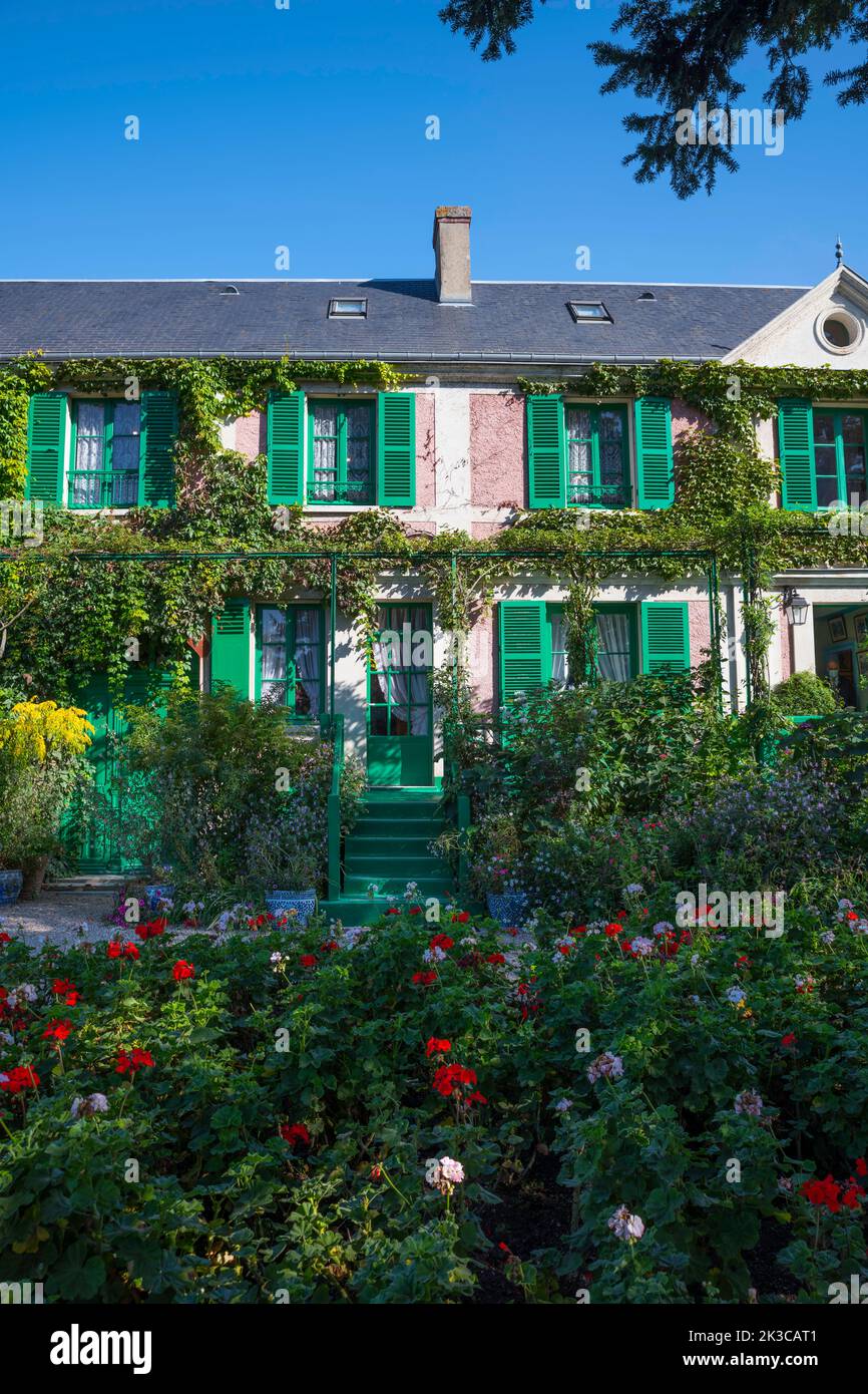 the house of the painter in Giverny france Stock Photo Alamy